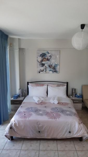 Lavrio port central studio with balcony